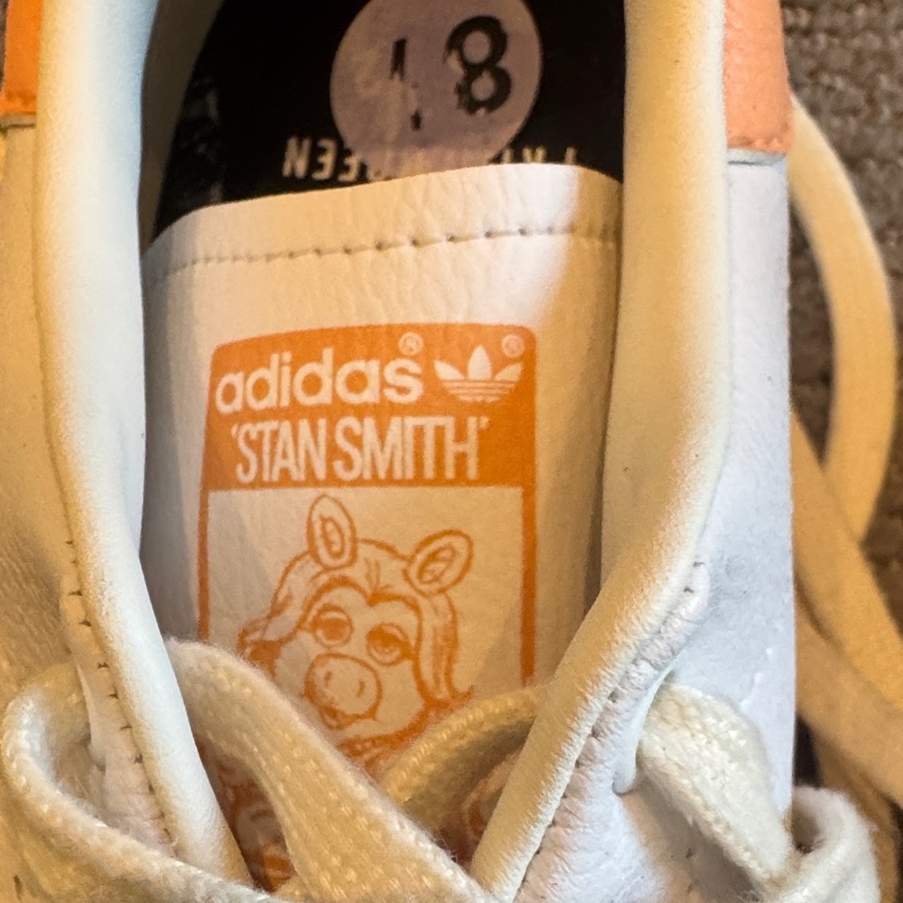 Adidas Stan Smith Kermit and Miss Piggy Sneakers - Picture 3 of 10
